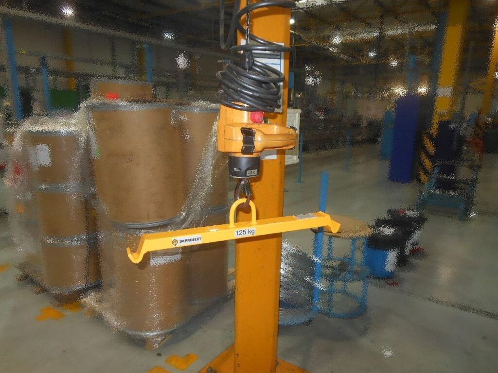 Uchwyt do pojemników 125 kg podwieszony na haku żurawia