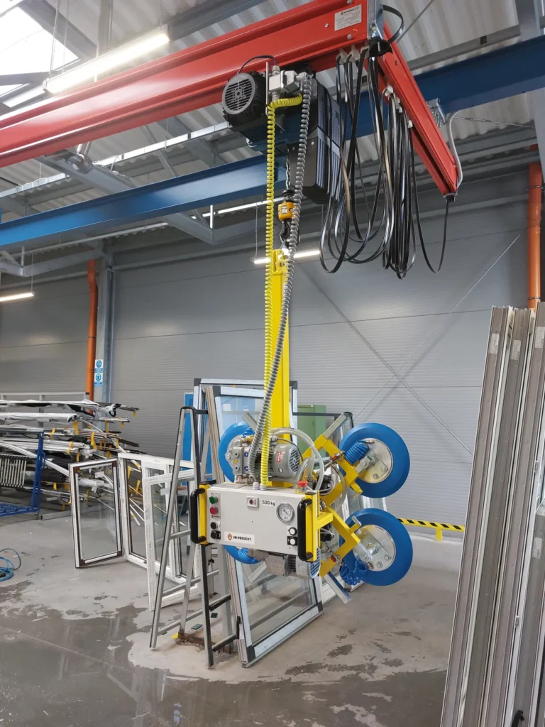 Chwytak podciśnieniowy do szyb podwieszony do suwnicy JN Projekt