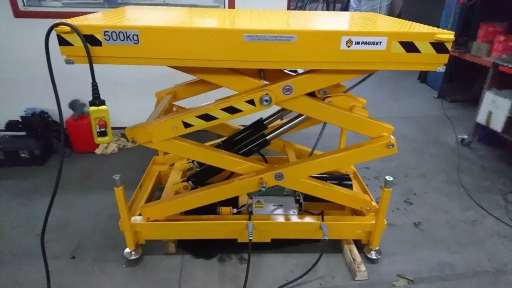 Dwunożycowy podest hydrauliczny z dwoma siłownikami i platformą z blachy żeberkowej